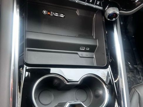 New 2026 Chevrolet Suburban High Country image 35