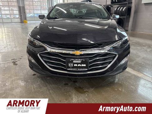 Used 2023 Chevrolet Malibu LT image 2