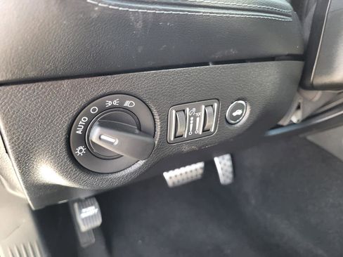 Used 2022 Dodge Challenger R/T Scat Pack RWD image 15