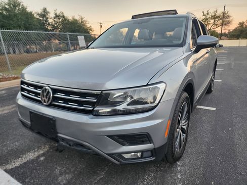 Used 2019 Volkswagen Tiguan SEL image 3