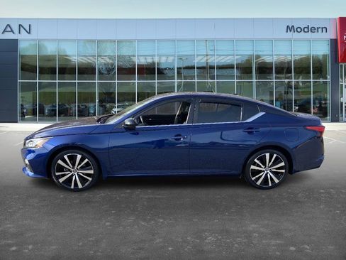 Certified 2022 Nissan Altima 2.5 SR image 7