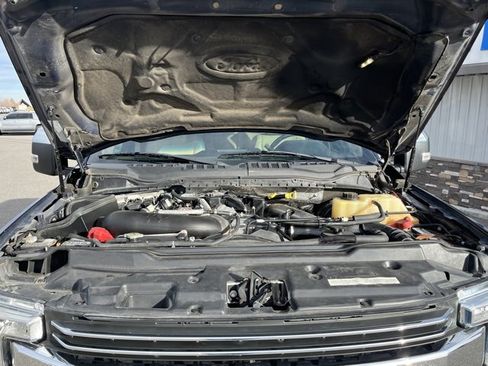 Used 2017 Ford F250 Lariat w/ Chrome Package image 31