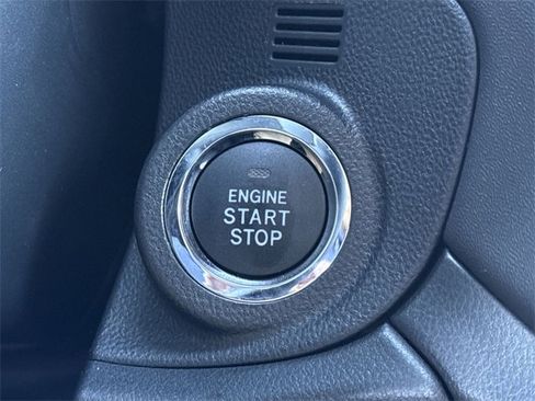 Certified 2025 Subaru Outback Limited image 27