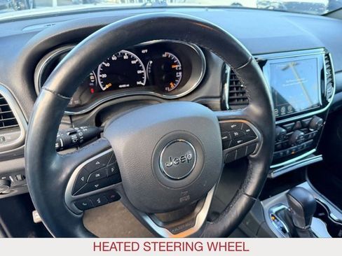 Certified 2022 Jeep Grand Cherokee Laredo X image 17