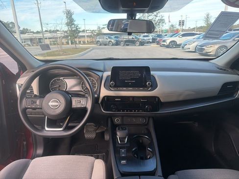 Certified 2022 Nissan Rogue SV image 26