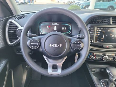 Certified 2025 Kia Soul LX w/ LX Technology Package image 18