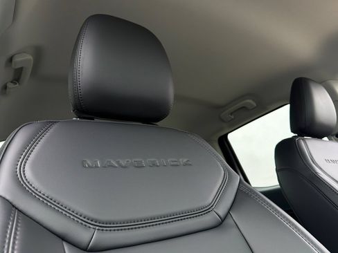 New 2026 Ford Maverick Lariat w/ Black Appearance Package AWD/4WD image 17