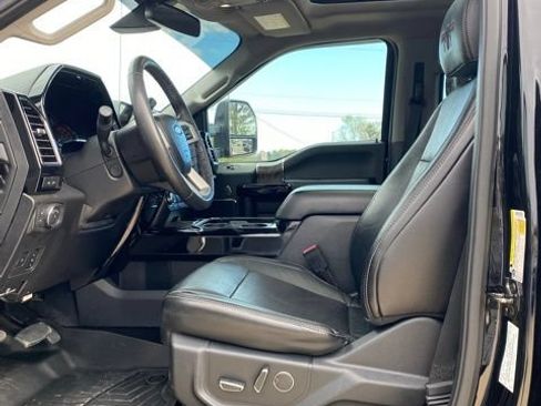 Used 2019 Ford F250 Lariat w/ Lariat Ultimate Package AWD/4WD image 14