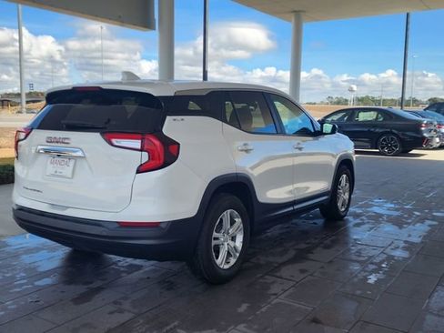 Used 2024 GMC Terrain SLE image 6