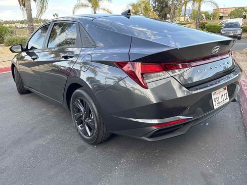 Used 2022 Hyundai Elantra SEL image 5