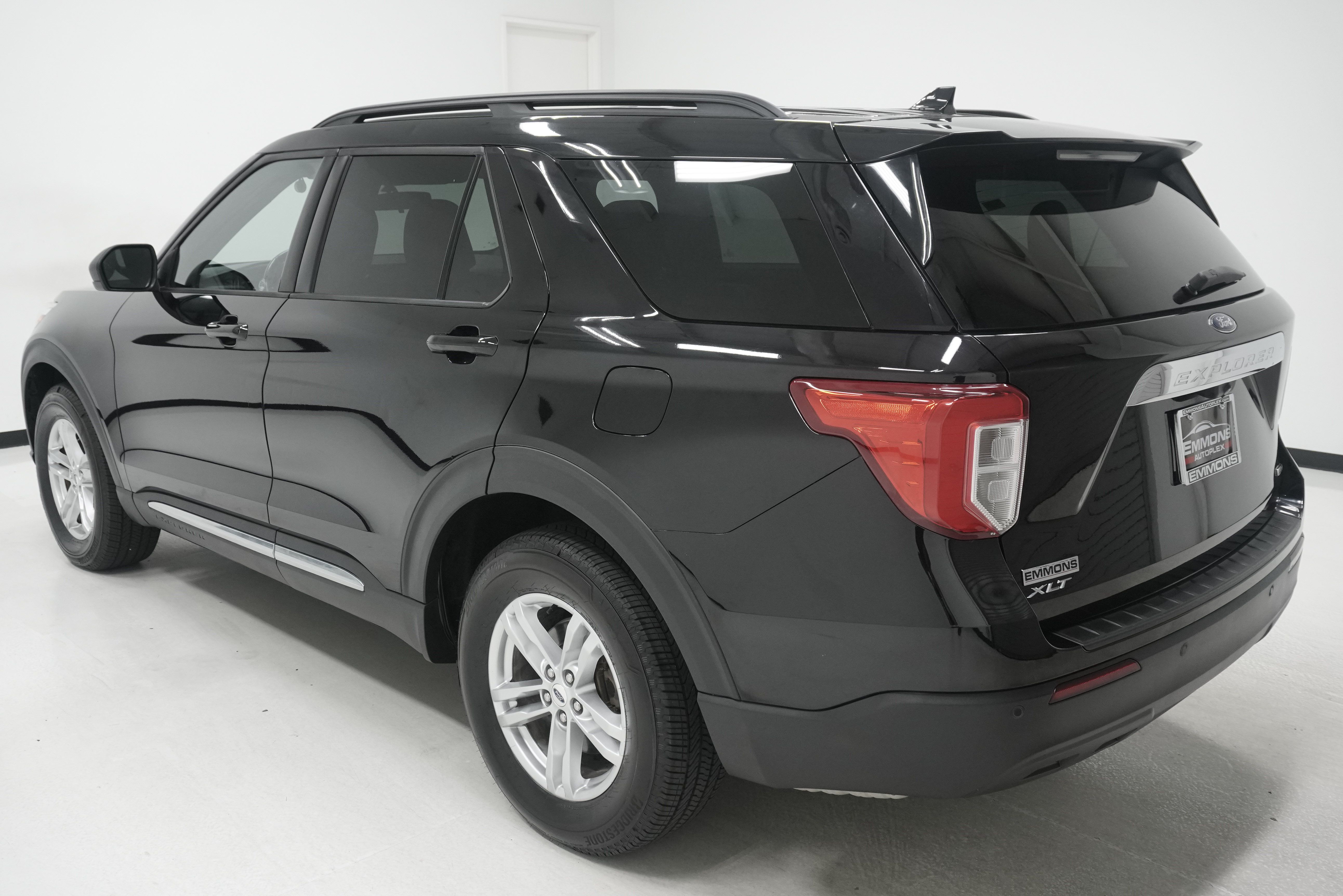 Used 2020 Ford Explorer XLT AWD/4WD image 6