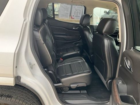 Used 2023 GMC Acadia Denali w/ Denali Technology Package image 32