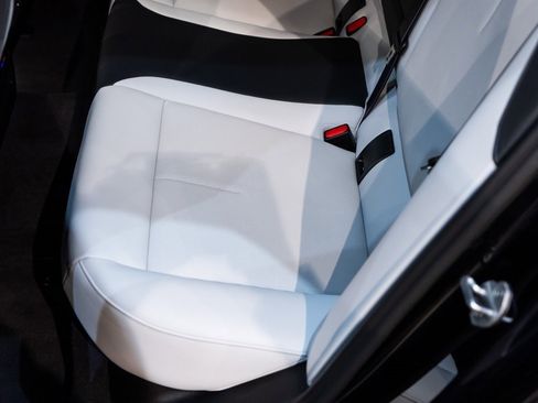 Used 2025 BMW M5 Touring image 32