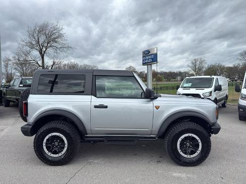 Certified 2024 Ford Bronco Badlands w/ Sasquatch Package AWD/4WD image 4