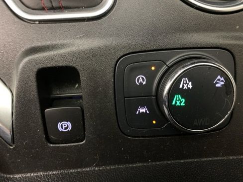 Used 2023 Chevrolet Traverse RS image 14