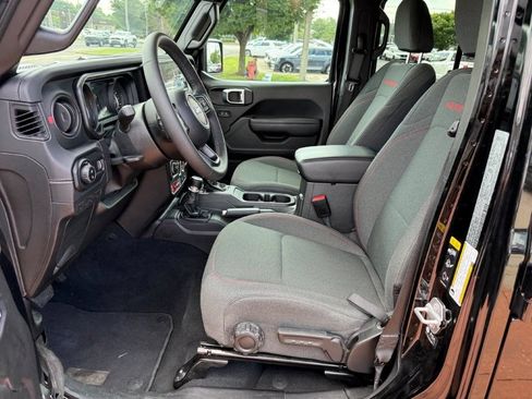 Used 2026 Jeep Gladiator Rubicon AWD/4WD image 12