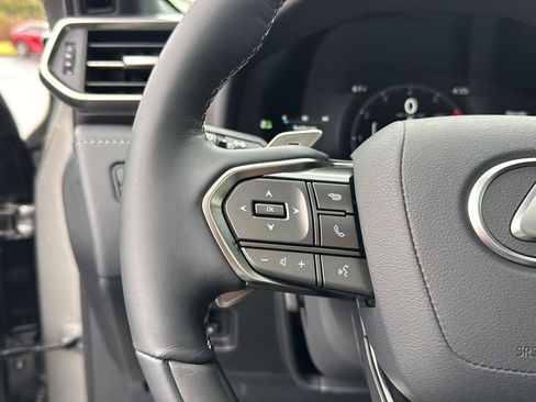 New 2026 Lexus LX 700h Luxury image 18