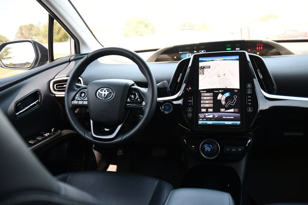 Used 2021 Toyota Prius Prime XLE FWD image 24