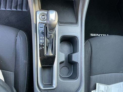 Certified 2022 Nissan Sentra SV FWD image 20