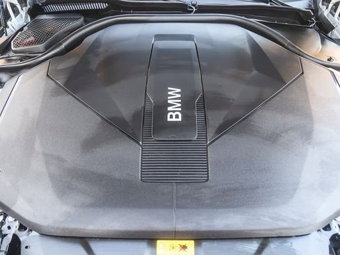 Used 2025 BMW i5 eDrive40i w/ Premium Package image 23