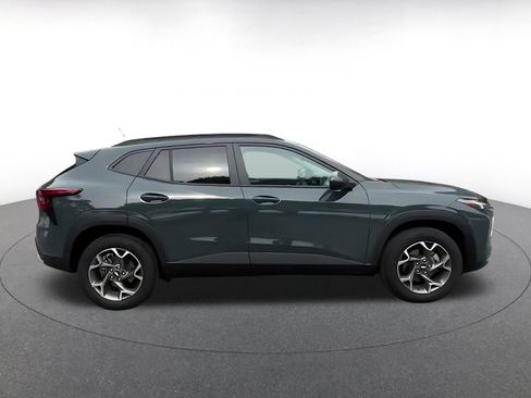Used 2025 Chevrolet Trax LT image 16