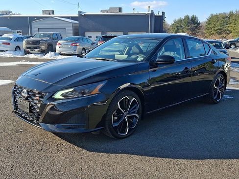 Certified 2024 Nissan Altima 2.5 SR w/ SR Premium Package image 3