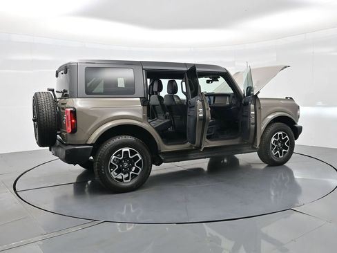 Used 2025 Ford Bronco Outer Banks image 39