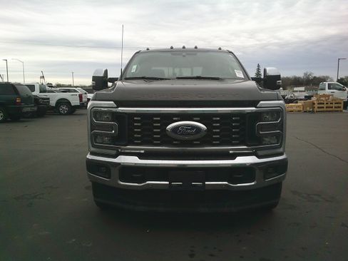 Used 2025 Ford F350 Lariat w/ Lariat Ultimate Package image 3