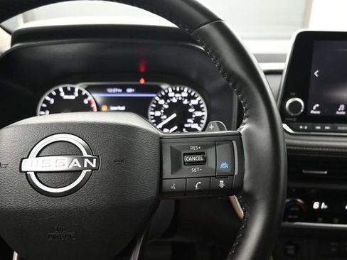 Used 2025 Nissan Rogue SV FWD image 17