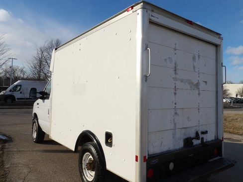 Used 2011 Ford E-350 and Econoline 350 Super Duty RWD image 5