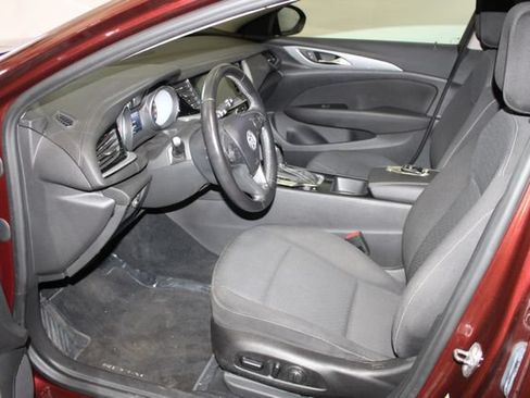 Used 2018 Buick Regal Preferred w/ Sights and Sounds Package AWD/4WD image 7