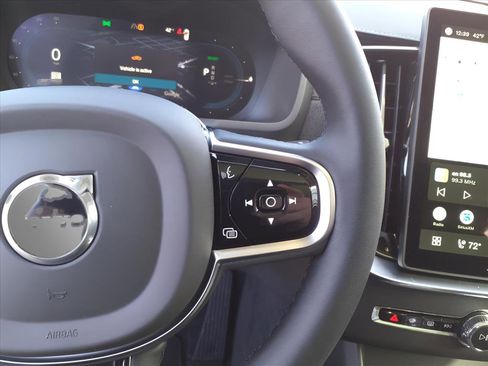 Used 2025 Volvo XC90 T8 Plus w/ Protection Package Premier image 17