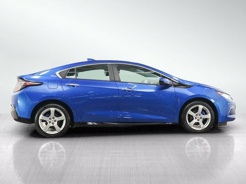 Used 2017 Chevrolet Volt LT w/ Comfort Package FWD image 6