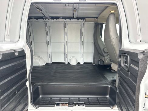 Certified 2017 Chevrolet Express 2500 image 13