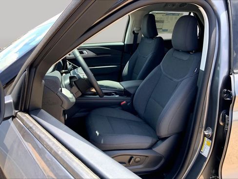 New 2026 Ford Explorer Active RWD image 9