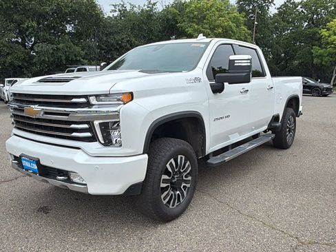 Used 2022 Chevrolet Silverado 2500 High Country w/ Technology Package AWD/4WD image 1