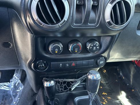 Used 2015 Jeep Wrangler Sport w/ Quick Order Package 24S AWD/4WD image 16