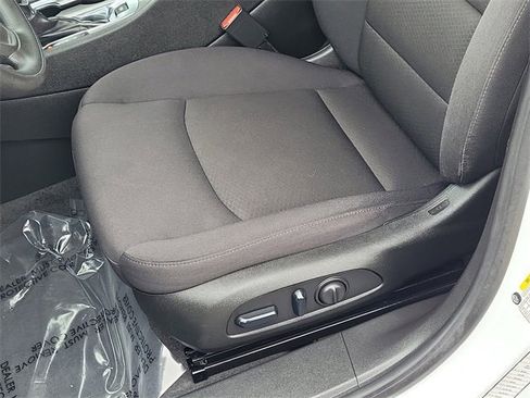 Used 2024 Chevrolet Malibu LT image 23