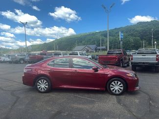 Used 2020 Toyota Camry LE FWD video 3