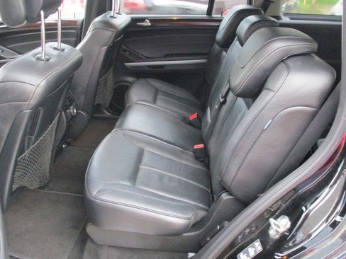 Used 2012 Mercedes-Benz GL 550 4MATIC image 12