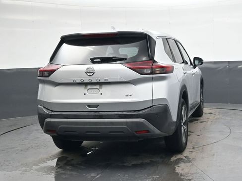 Used 2023 Nissan Rogue SV image 9