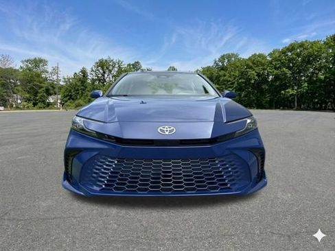 Used 2025 Toyota Camry XSE FWD image 3