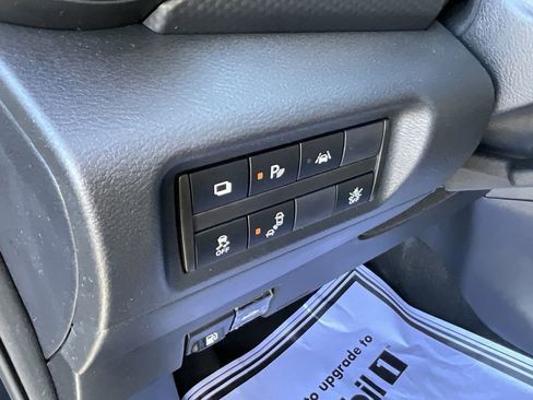 Certified 2025 Nissan Kicks Play S image 44