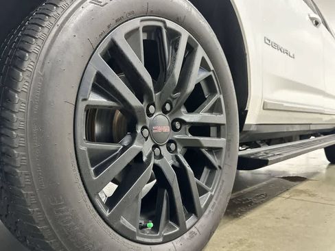 Used 2021 GMC Yukon XL Denali w/ Denali Premium Package RWD image 28