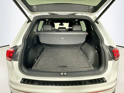 Certified 2023 Volkswagen Tiguan SEL R-Line image 27