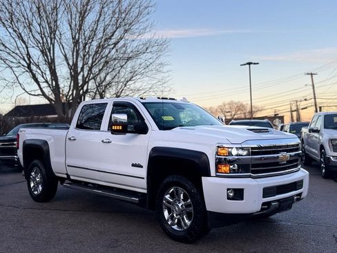 Used 2019 Chevrolet Silverado 2500 High Country w/ Duramax Plus Package image 6