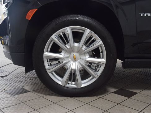 Used 2024 Chevrolet Tahoe High Country w/ Premium Package AWD/4WD image 27