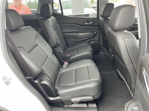 Used 2023 GMC Acadia SLT w/ Technology Package FWD image 27