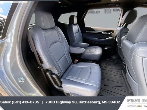 Used 2023 Buick Enclave Premium w/ Experience Buick Package FWD image 20