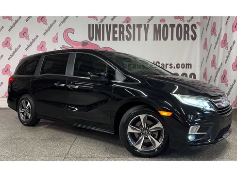 Used 2018 Honda Odyssey Touring image 2